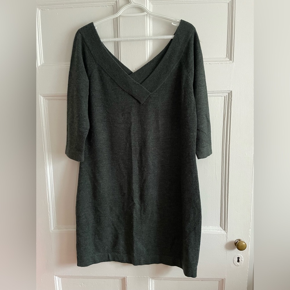 Classic V-Neck Green Knit Dress - Women's